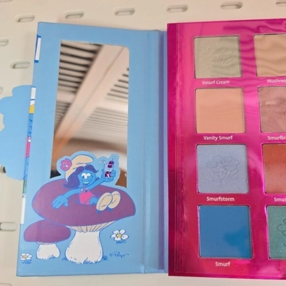 THE SMURFS Eyeshadow Palette Nostalgic Collector Makeup TASTE BEAUTY 12‎ Shades